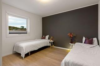 Luxurious cottage outside Bergen with Jacuzzi - Forland - 1