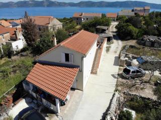 Apartments with a parking space Iz, Iz - 23158 - Veli Iž - 5