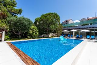 Family friendly apartments with a swimming pool Splitska, Brac - 23224 - Supetar - 2