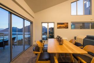 Remarkable Lookout - spacious 4 bedroom holiday home - Queenstown - 2