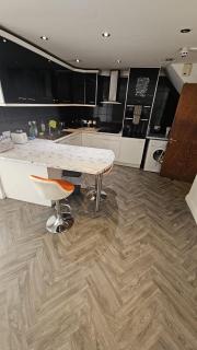 Sariyu space Dagenham - 8