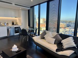 Stylish 1-Bed with Pool, Gym & Free Parking - Brisbane - 3