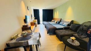 SS Staycation @Roxy Sematan Beach Apt - 5