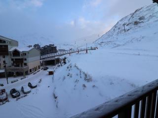 Tignes : Appartement 4 pers, ski aux pieds, balcon, animaux OK, parking, WiFi - FR-1-502-562 - 2
