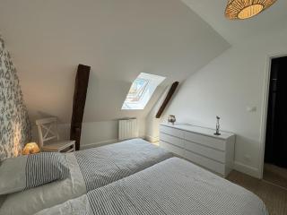 Duplex de charme au cœur historique de Moulins avec équipements modernes et literie incluse - FR-1-489-523 - 1