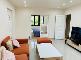 Stylish, Calm and Green Home Stay - Saint-Fargeau-Ponthierry - 7