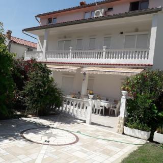 Fewo Daisy mit Pool,Parking,Terrassen , Garten, Grill - Rab - 9