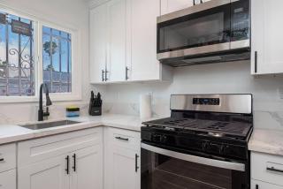 Secluded Paradise 1 bedroom Apt near Sunset Blvd - 3