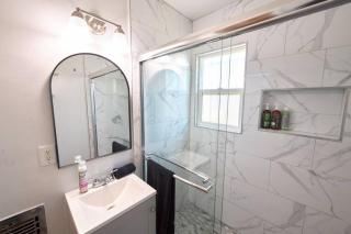 Luxury Stylish Apt On Sunset Blvd Sleeps 6 - 2
