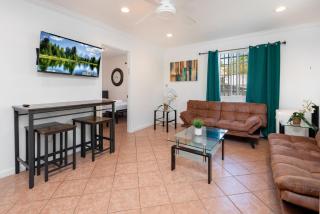 Unparalleled Luxury 2BR Home in Prime LA Location - Los Angeles - 3
