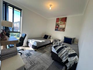 Entire 2br, hideaway - Narellan - 4