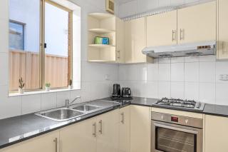 Bright Double Room - Nearby Shops & Eateries - Shared Bathroom - Sydney - 1