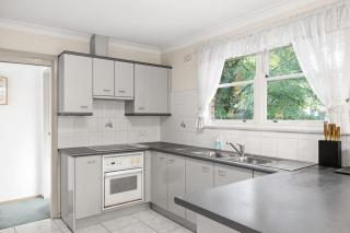 Spacious Queen Ensuite Room - Centrally Located - Pymble - 6