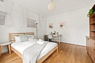 Rustic Double Room - Waterfront - Nearby Shops - Shared Bathroom - Sídney - 9