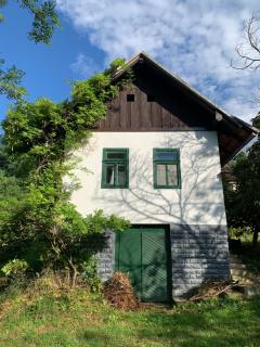 Wine Cellar Turned Idyllic Spa Escape - Lenti - 4