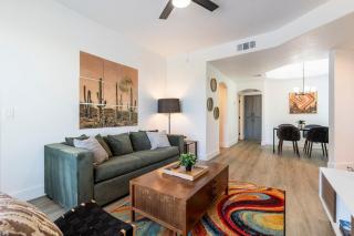 CozySuites at Kierland Commons with pool #16 - Scottsdale - 9