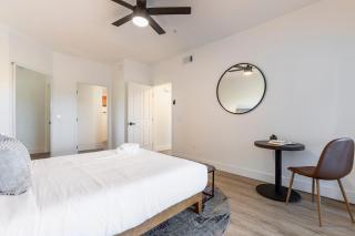 CozySuites at Kierland Commons with pool #16 - Scottsdale - 4