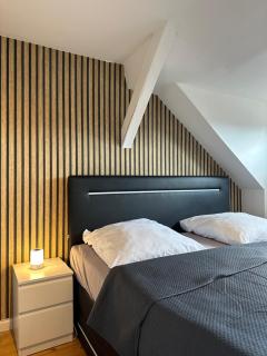 Schönes City-Apartment mit 2 Schlafzimmer, Parkplatz, ruhig und hell, D46-DG - Oldenbourg - 0
