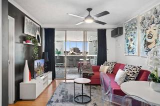 Retro Chic Vibes, Tropical Pool & Prime Location - Brisbane - 7