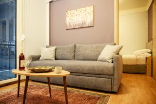 Modern Downtown Flat by GOLDEN H&R - Salonicco - 7