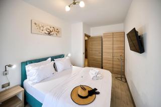 Evelyn's Apartment Spa&Pool Beach Resort - Mamaia - 7