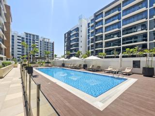 Lux Apartment with a Pool, Gym & Private Balcony - Dubai - 6
