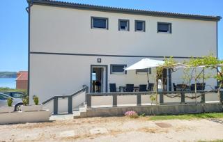 Stunning Apartment In Rtina With Wifi - 9