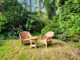 The private Minton Mews No 3 - 2