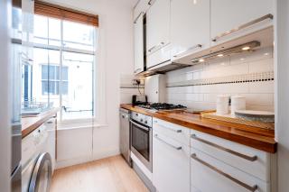 Modern One Bedroom Apartment, Chelsea - 4