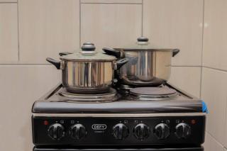 Elegant Poolside Retreat 2-Bed Luxury Guesthouse - Newcastle - 8