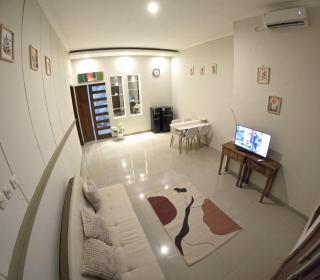 GMR 1 Homestay Jogja - 1