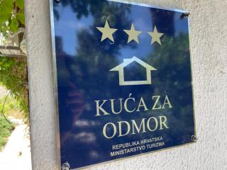 Idyllisches Haus an Weingärten 30 m von Kiesstrand - Podobuče - 1