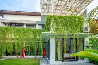 Lush 3 BR enclose living room next to Canggu beach - Canggu - 9