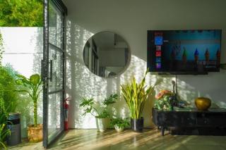 Lush 3 BR enclose living room next to Canggu beach - Canggu - 3