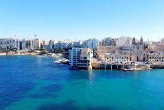 Stunning beachfront apartment in St Julians - 0
