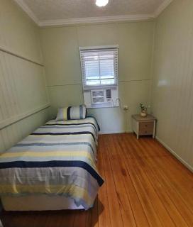 Cute Cottage - Blackall - 5