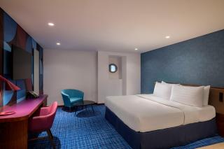 Queen Elizabeth 2 Hotel - Dubai - 8
