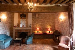 Maison de la source en Bourgogne - - 1