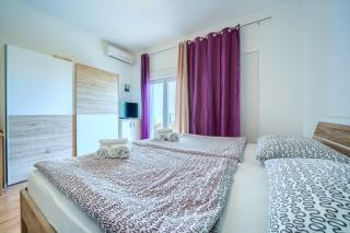 Cozy New Apartments with Private Pool Podstrana - Podstrana - 1