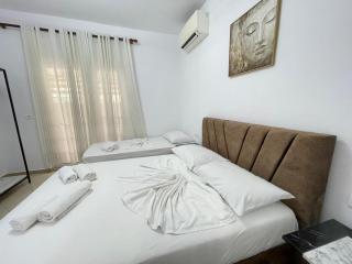 VILLA HYSA Studio's & Apartments - Sarandë - 1