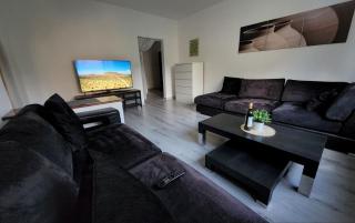 Spacious & cleаn 4 isolated rooms best for groups - 0