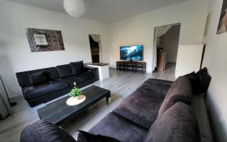 Spacious & cleаn 4 isolated rooms best for groups - 9