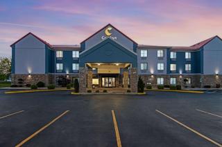 Comfort Suites near I-80 and I-94 - 7
