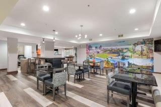 Clarion Pointe Greensboro Airport - Greensboro - 7