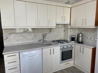 Your New, Comfortable and Cozy Home in the Center - 1