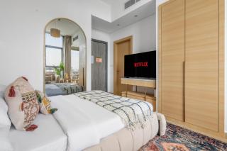 GuestReady Holiday Homes - Arabian Elegance in JVC - 1