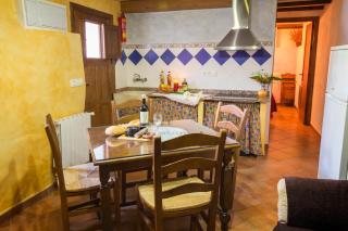 romantic house for 2 or 4 people with jacuzzi - 2