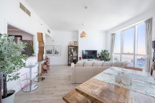 Stunning High Floor with partial Sea View 2BR in Dubai Marina - Dubai - 2