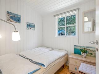 Holiday Home Hellena - 700m from the sea by Interhome - 3