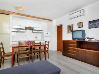 Apartment Cico-7 by Interhome - Gdinj - 4